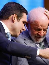 Conluio secreto: Lula e o presidente da Câmara Hugo Motta, articulam ofensiva contra Bolsonaro e filho